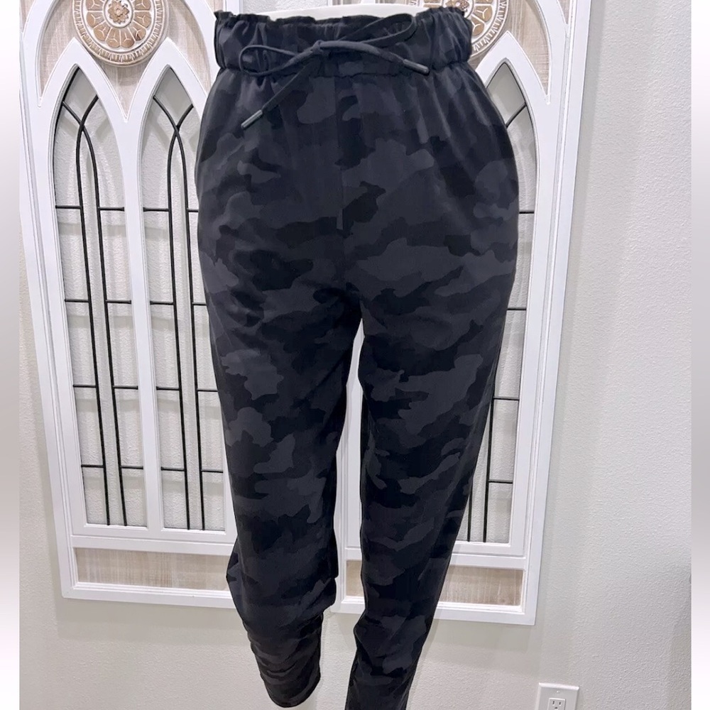 Lululemon keep moving pant